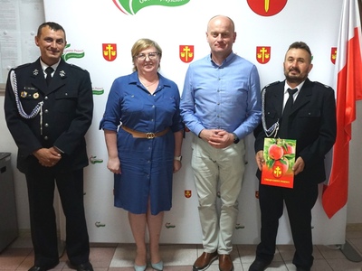 Podpisanie umowy z OSP Konie.