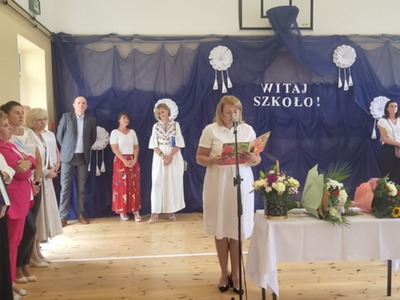 Rozpoczęcie roku szkolnego w Ciechlinie.