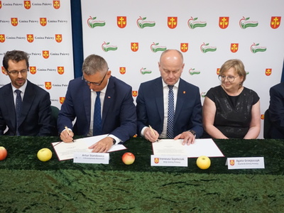 Podpisanie umowy na dofinansowanie.