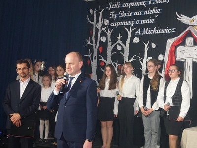 Dzień Pamięci Ofiar Zbrodni Katyńskiej w Jeziorze