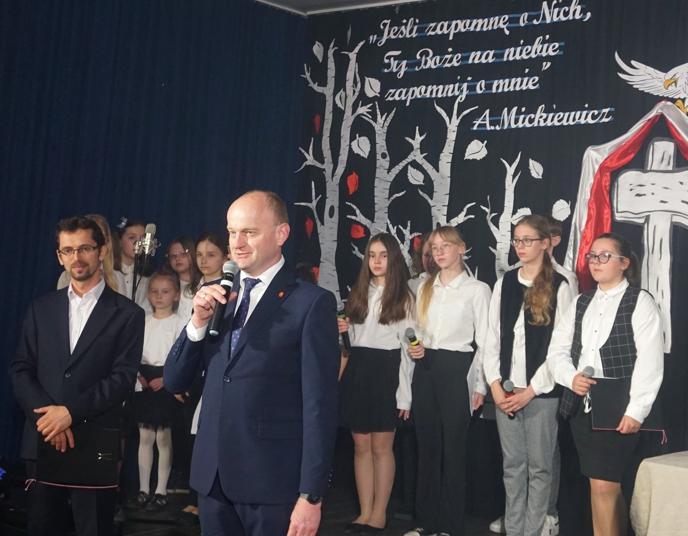 Dzień Pamięci Ofiar Zbrodni Katyńskiej w Jeziorze