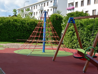 Wyremontowany plac zabaw