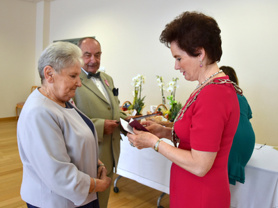 Wręczenie medalu za wieloletnie pożycie małżeńskie
