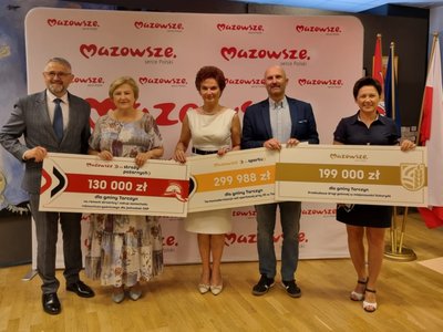 wręczenie umów