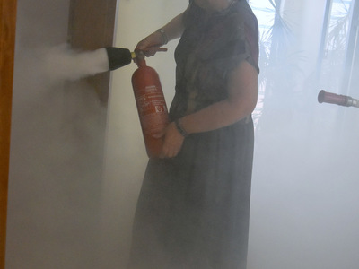 Próba gaszenia pożaru