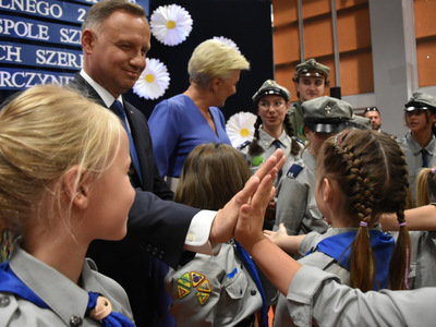 Zdjęcie z wizyty Prezydenta RP w ZS w Tarczynie