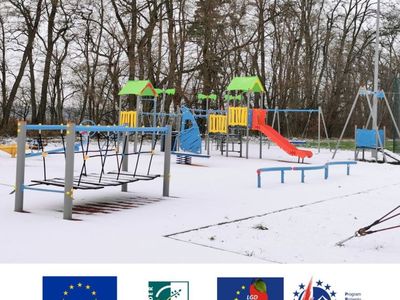Plakat przedstawiający wyremontowany plac zabaw w Pamiątce