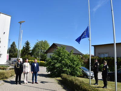 Flaga przy Urzędzie Miejskim w Tarczynie