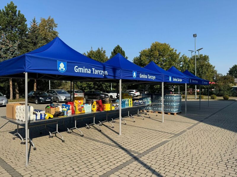 Dary pod urzędem w Tarczynie