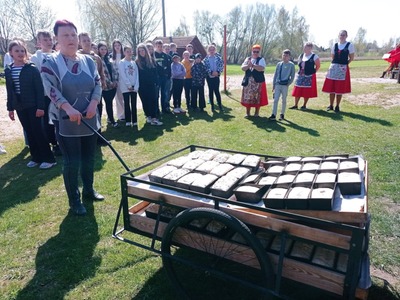Zdjęcie wycieczka Łomia kl I-III 2