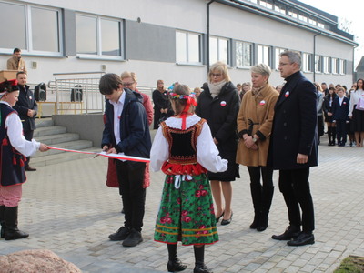 Przecięcie wstęgi Pod biało czerwoną 2
