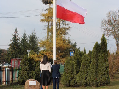 Uroczyste wciąganie Flagi na maszt