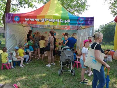 Namiot kreatywny - malowanie ekologicznych toreb, malowanie buziek, tatuaże, plecenie warkoczyków