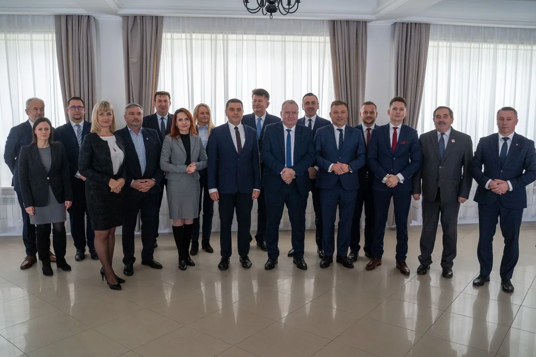 562daba735b14214b645de511d5ee44b1_1.jpeg [1080x720]