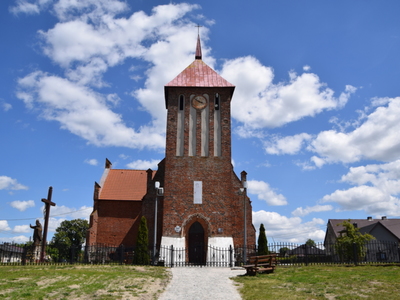 Kościół filialny pw. MB Królowej Polski w Tychowie, 04.06.2022, źródło: UG Sławno