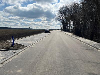 Droga w kierunku cmentarza we Wrześnicy