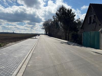 Droga w kierunku cmentarza we Wrześnicy
