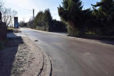 Droga w kierunku cmentarza we Wrześnicy