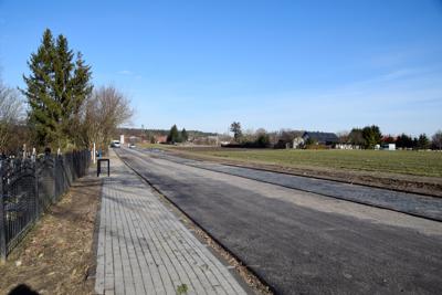 Droga w kierunku cmentarza we Wrześnicy