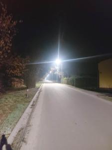 Oświetlenie uliczne wzdłuż drogi na kolonię we Wrześnicy