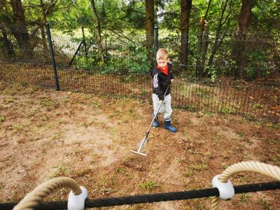Zdjęcie ilustrujące prace porządkowe w Pomiłowie