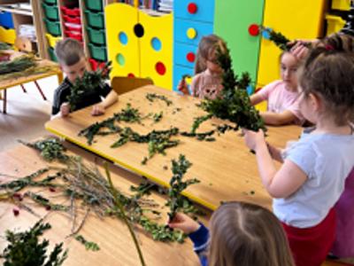 Radość tworzenia i magia świąt – przedszkolaki z Przedszkola Gminnego w Gwiazdowie filia Boleszewie w akcji!