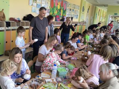 Warsztaty wielkanocne z rodzicami w Przedszkolu Gminnym w Gwiazdowie