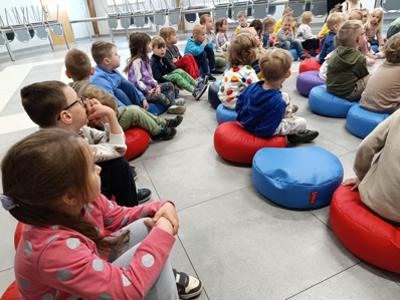 Przeszkole Gminne w Bobrowicach: Z Wizytą w Świecie Książek!