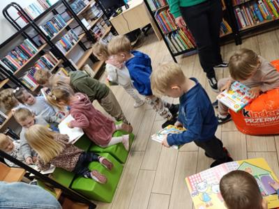 Przeszkole Gminne w Bobrowicach: Z Wizytą w Świecie Książek!