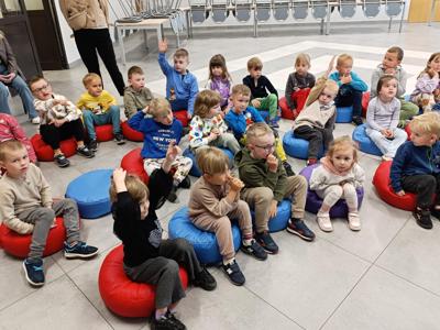 Przeszkole Gminne w Bobrowicach: Z Wizytą w Świecie Książek!