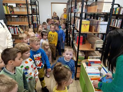 Przeszkole Gminne w Bobrowicach: Z Wizytą w Świecie Książek!
