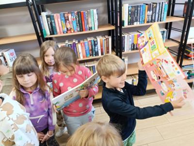 Przeszkole Gminne w Bobrowicach: Z Wizytą w Świecie Książek!