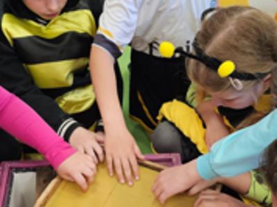 Świetlica Środowiskowa Gminy Sławno przypomina nam jak ważne są pszczoły w całym ekosystemie 