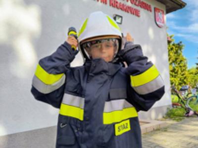 Placówka wsparcia dziennego poznaje tajniki pracy strażaka