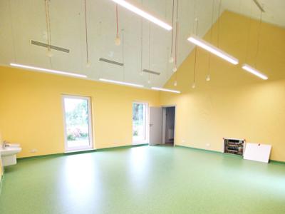 Pomieszczenie przeznaczone do adaptacji na klub dziecięcy.