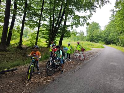 Rowerowy rajd dzieci z Radosławia – zdrowie, ruch i radość!