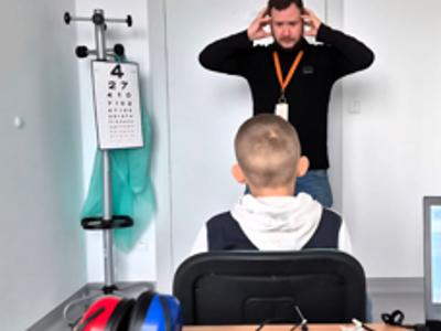 Fundacja Inno-Med przebadała słuch uczniów w Gminie Sławno