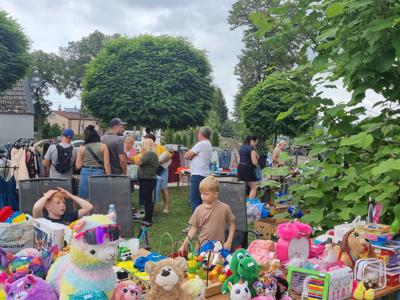 Pchli Targ w Pomiłowie – sąsiedzka integracja i mnóstwo skarbów