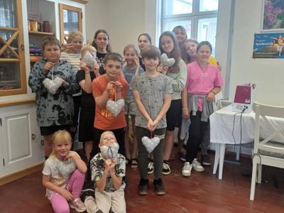 Koloniści w pracowni szycia – kreatywna lekcja upcyklingu