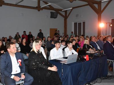 Szkoła Podstawowa we Wrześnicy. Spektakl upamiętniający odzyskanie przez Polskę Niepodległości