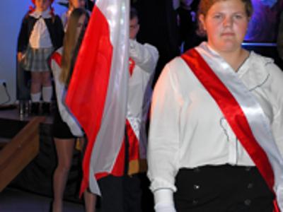 Szkoła Podstawowa we Wrześnicy. Spektakl upamiętniający odzyskanie przez Polskę Niepodległości