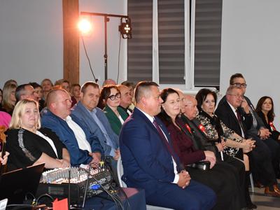 Szkoła Podstawowa we Wrześnicy. Spektakl upamiętniający odzyskanie przez Polskę Niepodległości