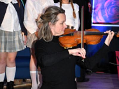 Szkoła Podstawowa we Wrześnicy. Spektakl upamiętniający odzyskanie przez Polskę Niepodległości