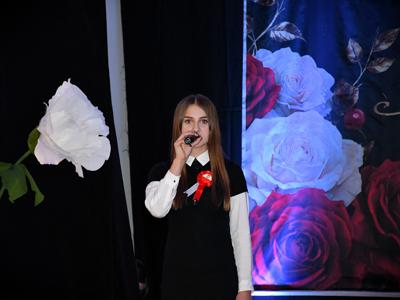 Szkoła Podstawowa we Wrześnicy. Spektakl upamiętniający odzyskanie przez Polskę Niepodległości