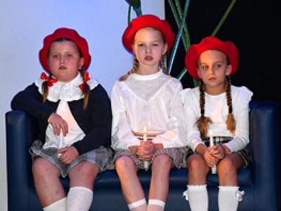 Szkoła Podstawowa we Wrześnicy. Spektakl upamiętniający odzyskanie przez Polskę Niepodległości