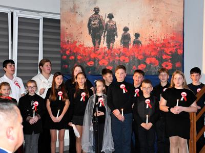 Szkoła Podstawowa we Wrześnicy. Spektakl upamiętniający odzyskanie przez Polskę NiepodległościSzkoła Podstawowa we Wrześnicy. Spektakl upamiętniający odzyskanie przez Polskę Niepodległości