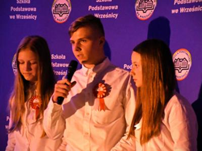 Szkoła Podstawowa we Wrześnicy. Spektakl upamiętniający odzyskanie przez Polskę Niepodległości