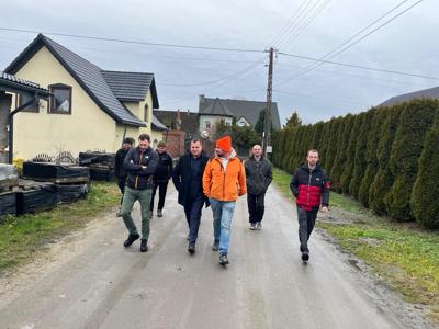 Wystartowała przebudowa drogi gminnej w Radosławiu