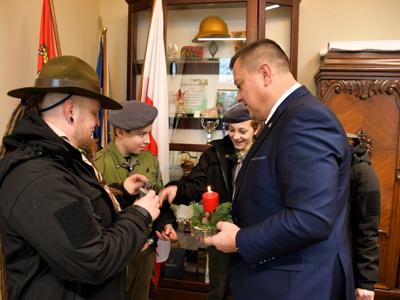 Betlejemskie Światło Pokoju dotarło do Gminy Sławno