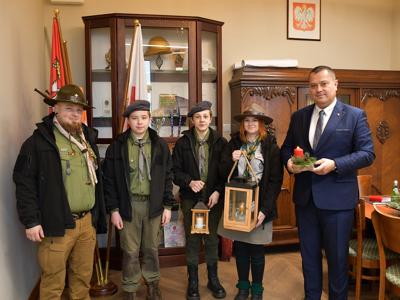 Betlejemskie Światło Pokoju dotarło do Gminy Sławno